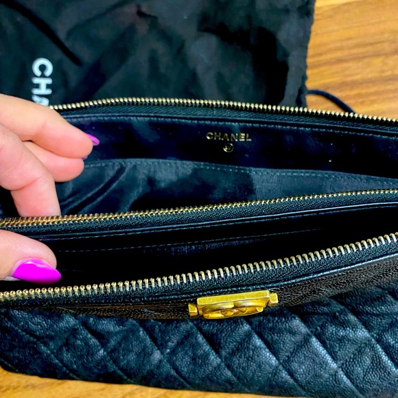 Chanel O-Case brand new/never used caviar leather clutch/oversized wallet/case - Picture 2 of 5
